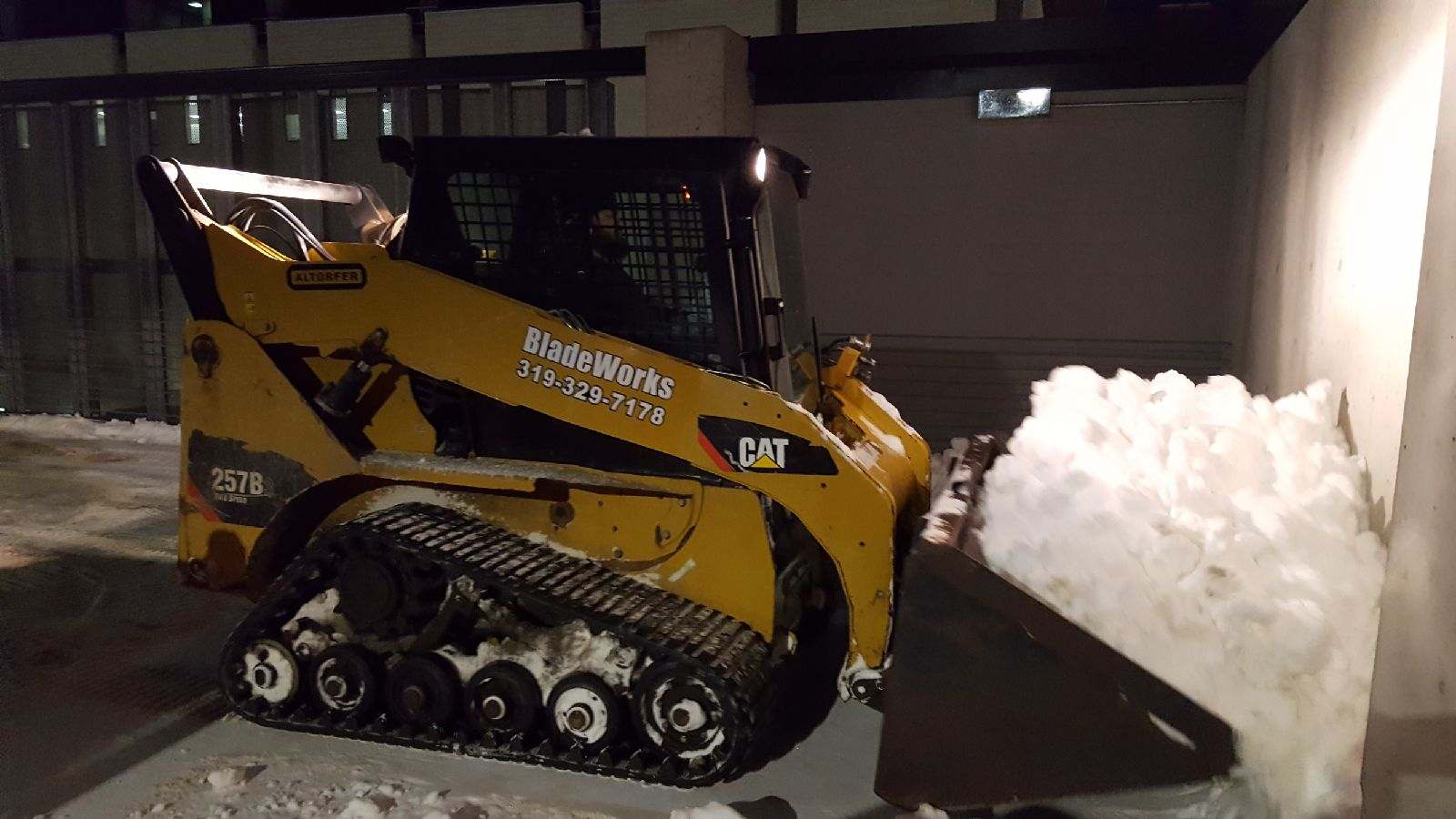 Clearing Parking Lots & Parkades Clearing Parking Lots & Parkades